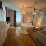 Luxury Apartment With Jacuzzi